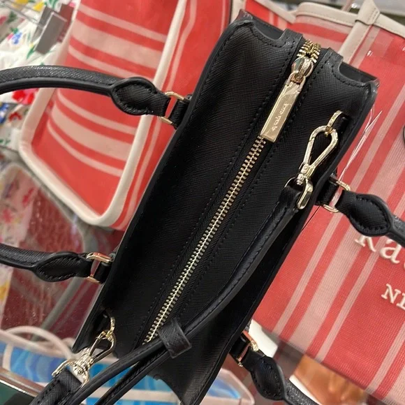 Kate Spade Madison Saffiano Leather Small Satchel
Black
NWT - Picture 4 of 16